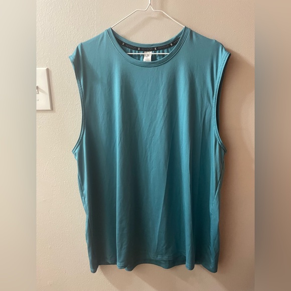 Men’s Xersion XL Turquoise Sleeveless Athletic Tank - Picture 1 of 1